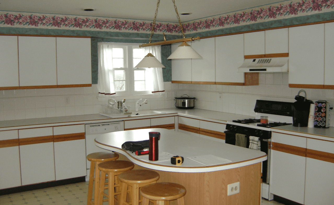 dated kitchen before remodel