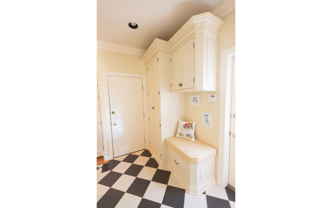 French-Country-Mudroom_Collegeville-PA_3-Dlightbox