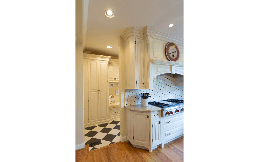 French-Country-Mudroom_Collegeville-PA_4-Dlightbox